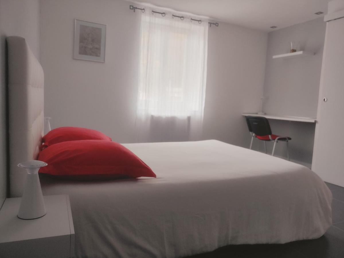 Agreable Appartement Морбье Экстерьер фото